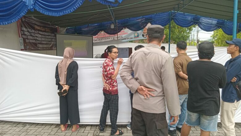 Cooling System Pilkada Damai: Polri Dekatkan Diri ke Masyarakat Gerung