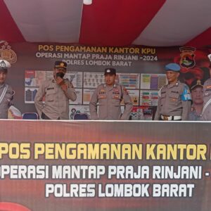 Patroli Siang Polres Lombok Barat Jaga Keamanan Kantor Bawaslu dan KPU Menjelang Pemilu