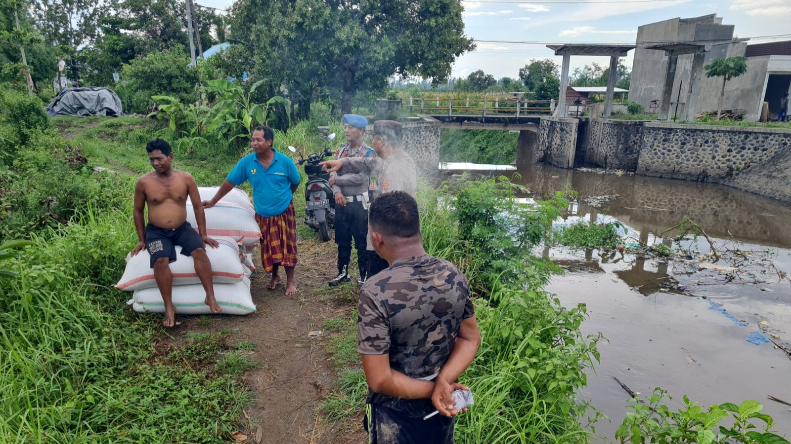 Patroli Polsek Kediri Cegah Bencana Alam, Warga Diharap Waspada