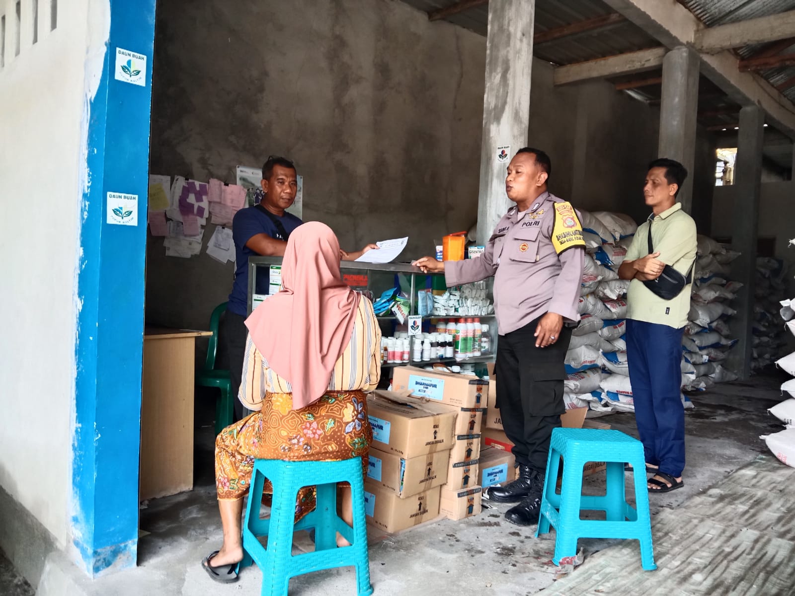 Distribusi Pupuk Subsidi Tertib di Labuapi, Petani Dukung Ketahanan Pangan