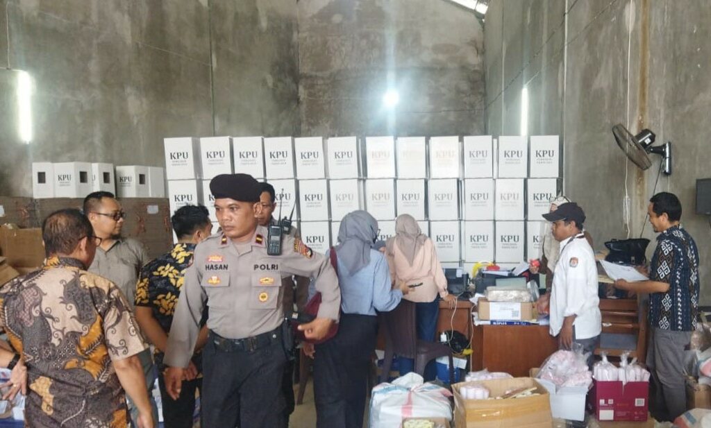 Sinergi Polres Lombok Barat Amankan Distribusi Surat Suara Pilkada