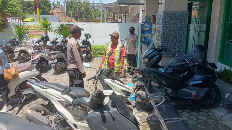 Jaga Keamanan, Polsek Gerung Turun ke Titik Vital Lombok Barat