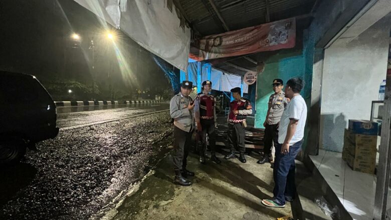 Polsek Kuripan Lakukan Patroli Malam, Pastikan Keamanan Jalan Bypass BIL 1