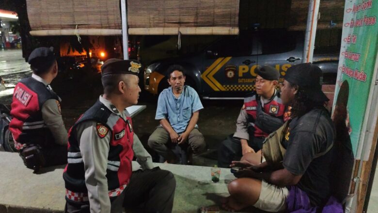 Sapa Pedagang Subuh, Polres Lombok Barat Gencarkan Patroli Dialogis