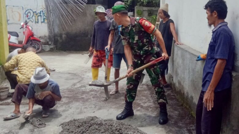 Babinsa Dampingi Warga Rabat Jalan di Desa Dasan Tapen