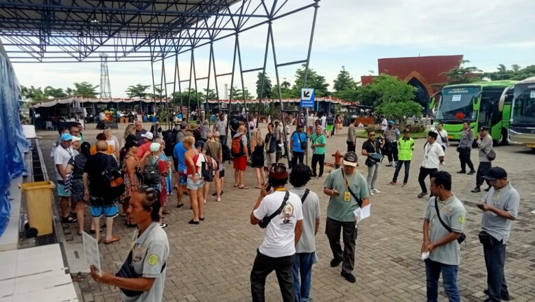 Pesona Lombok Kembali Pikat Kapal Pesiar Raksasa: Sambutan Meriah untuk Celebrity Millennium