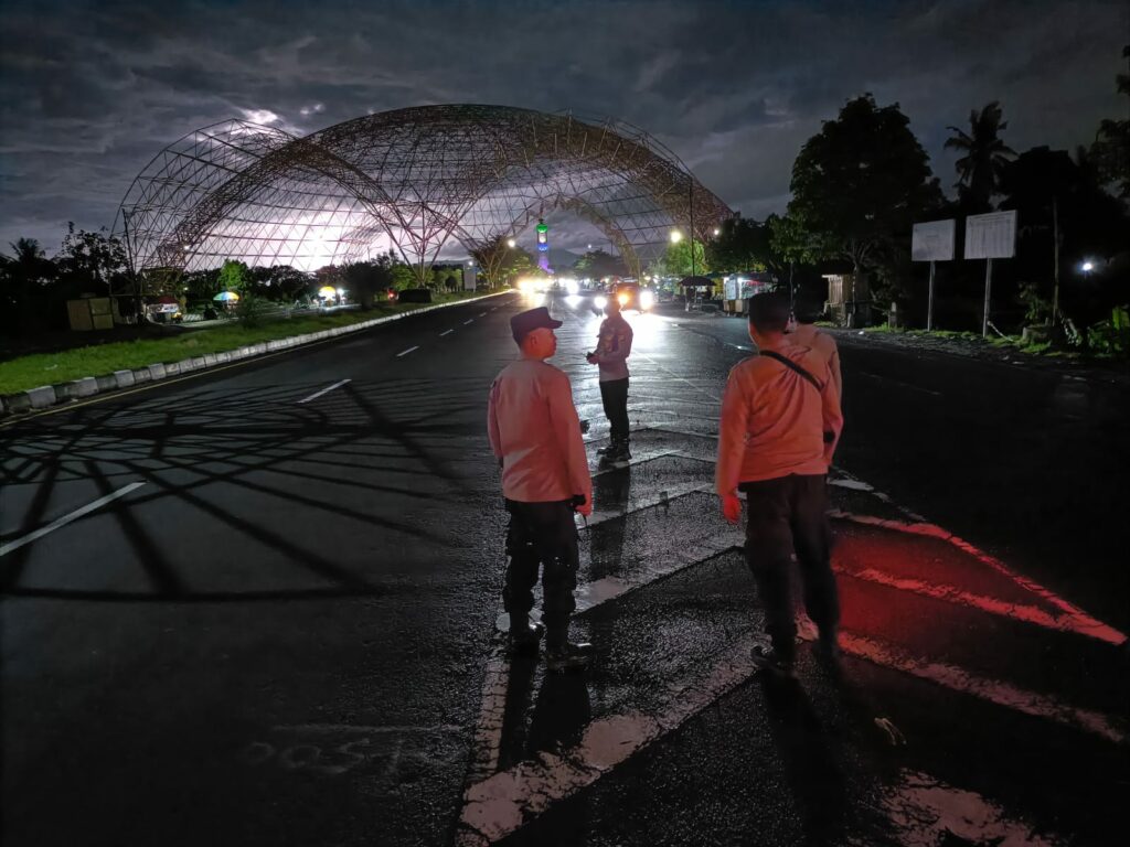 Sinergi Jaga Kamtibmas: Polres Lombok Barat Gelar Apel dan Patroli Gabungan di Bypass BIL