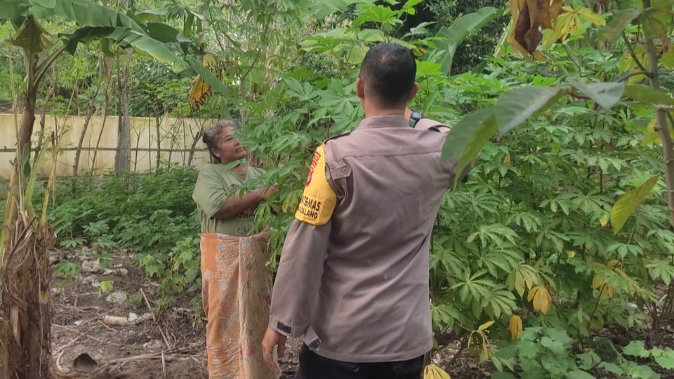 Bripka Okto Gencar Dukung Ketahanan Pangan, Ajak Warga Bertani