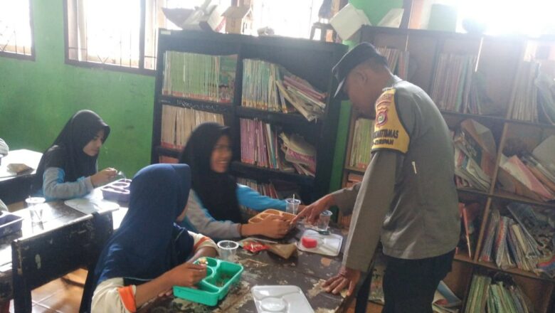 Kapolsek Kuripan Kawal Program MBG, Ribuan Siswa Tersenyum Sehat