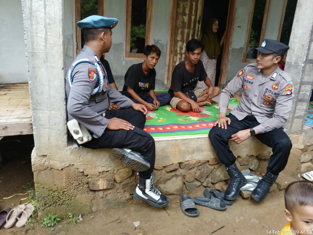 Patroli KRYD Polsek Lembar Jaga Kamtibmas, Cegah Narkoba dan 3C di Labuan Tereng