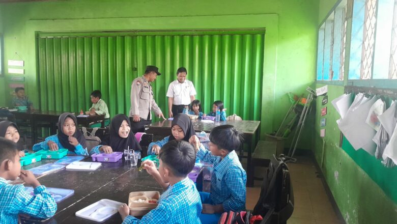 192 Siswa SDN 2 Dasan Tapen Terima Paket Makan Bergizi Gratis