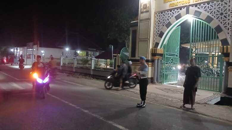 Ramadan Aman: Polsek Sekotong Siaga Kawal Ibadah Tarawih