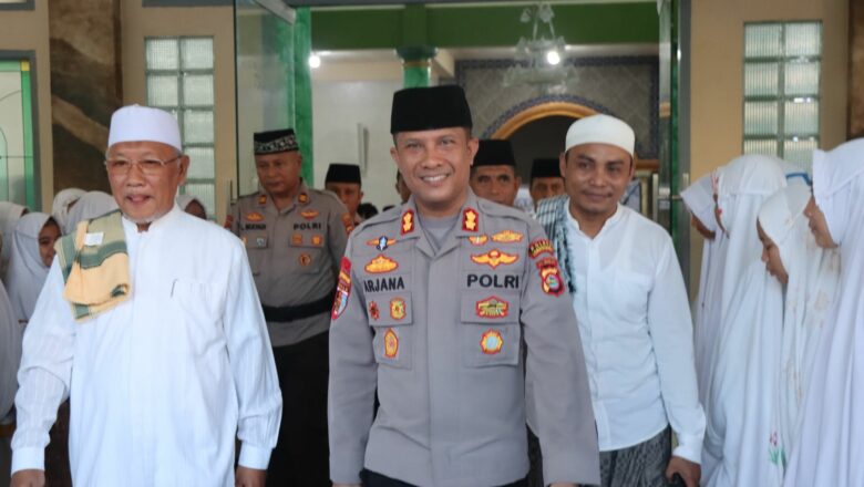 Buka Bersama Kapolres di Ponpes Manba’al Ulum, Silaturahmi Erat