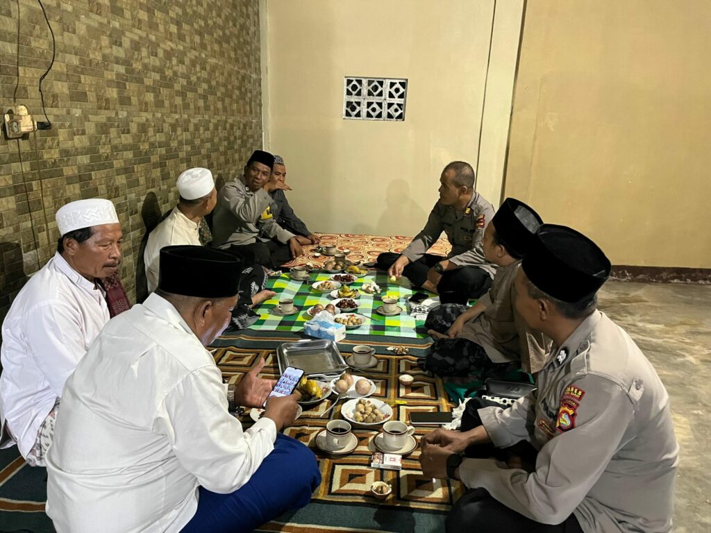 Kapolsek Kediri Jalin Silaturahmi Hangat dengan Tokoh Masyarakat