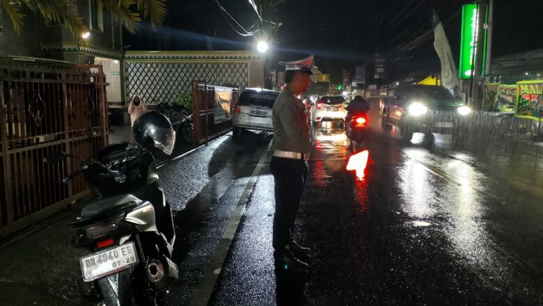 Pengamanan Tarawih di Batulayar: Polisi Pastikan Ibadah Nyaman