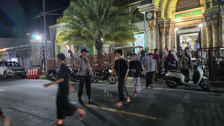 Ibadah Tenang! Polisi Kawal Tarawih di Masjid Prioritas Batulayar