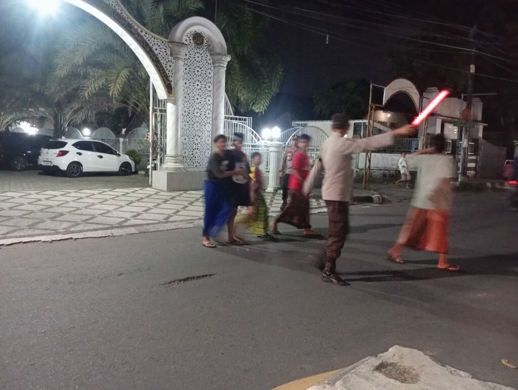 Pengamanan Ketat Salat Tarawih di Masjid Baital Atiq, Begini Suasananya!