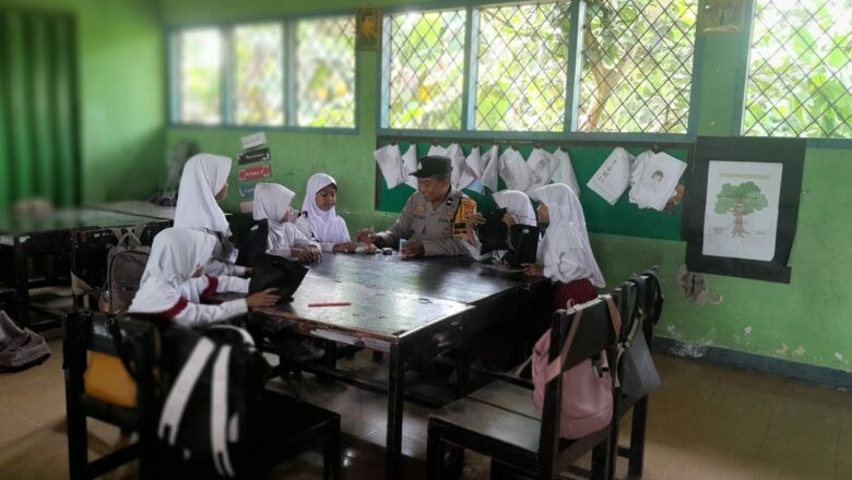 Dukung Gizi Anak, Polsek Gerung Hadir di SDN 2 Dasan Tapen