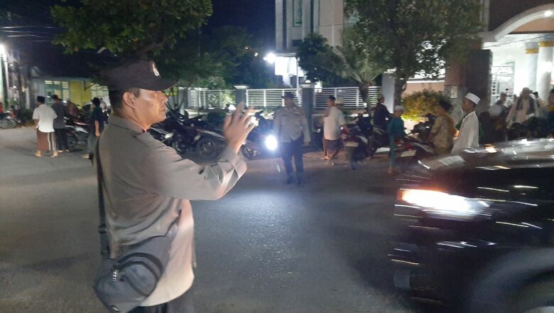 Pengamanan Ramadan di Labuapi: Polisi Jaga Ketertiban Jamaah