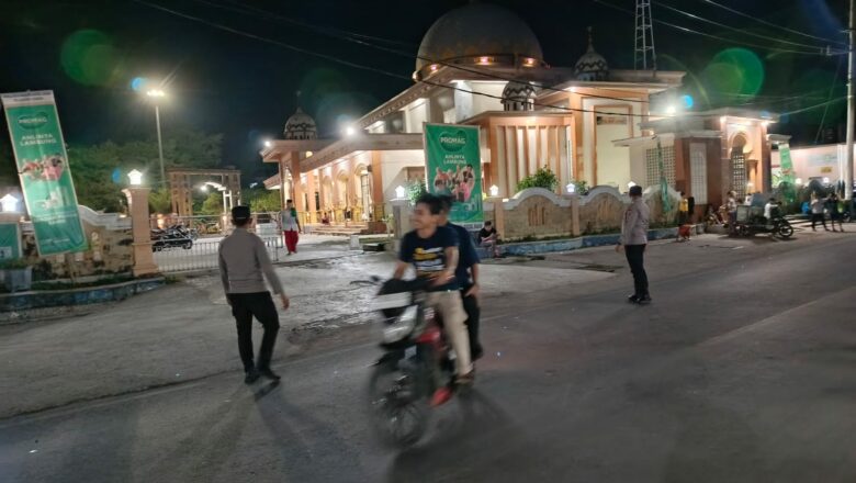 Ramadhan Aman: Polsek Lembar Kawal Sholat Tarawih