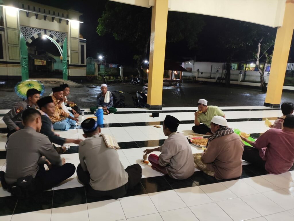 Malam Ramadan Sekotong: Pesan Kamtibmas dari Polisi