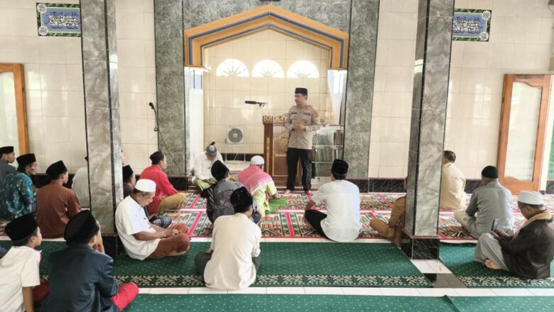 Kultum Kapolsek Lembar: Sinergi Polri dan Masyarakat di Masjid