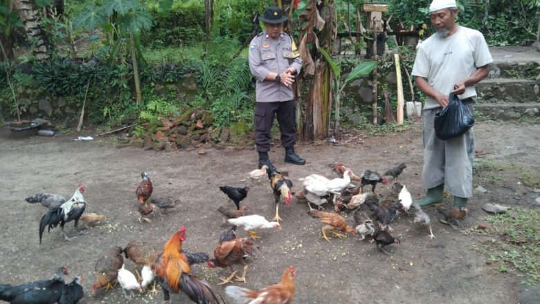 Bhabinkamtibmas Batulayar Ajak Warga Manfaatkan Pekarangan