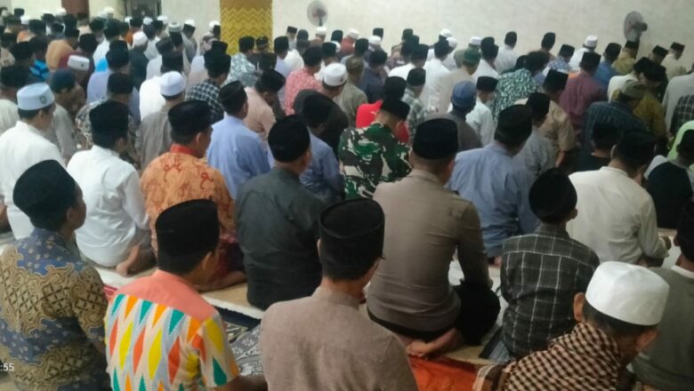 Polsek Kediri Tarawih Bersama Warga, Pererat Silaturahmi di Bulan Ramadhan