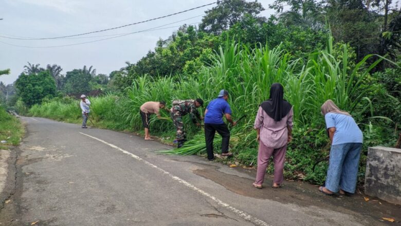 Semangat Gotong Royong Warnai Kegiatan Bersih Desa Bukit Tinggi