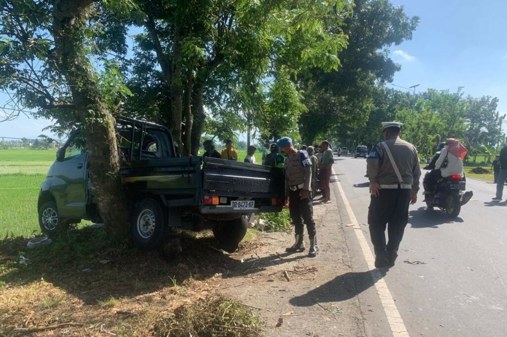 Kecelakaan Pick Up di Gerung Lombok Barat, Seorang Anak Tewas dan Puluhan Terluka