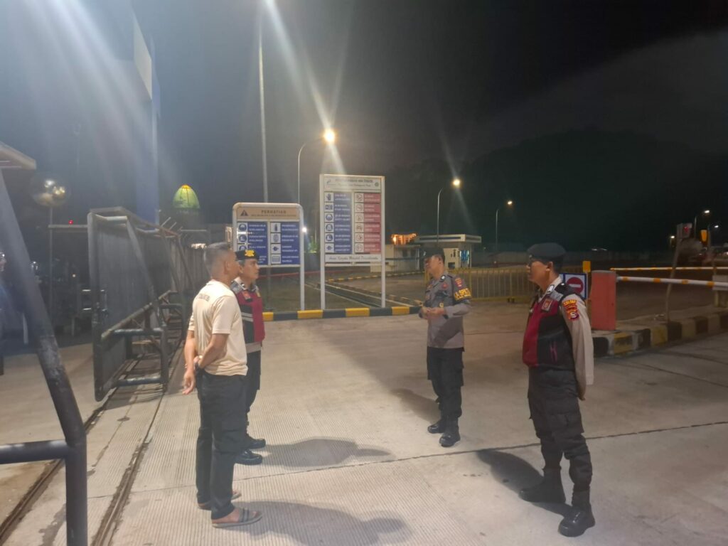 Polisi Rutin Patroli Malam di Depot LPG Sekotong Barat