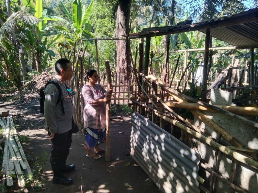 Bhabinkamtibmas Aktif Sosialisasikan Ketahanan Pangan di Desa Batulayar Barat