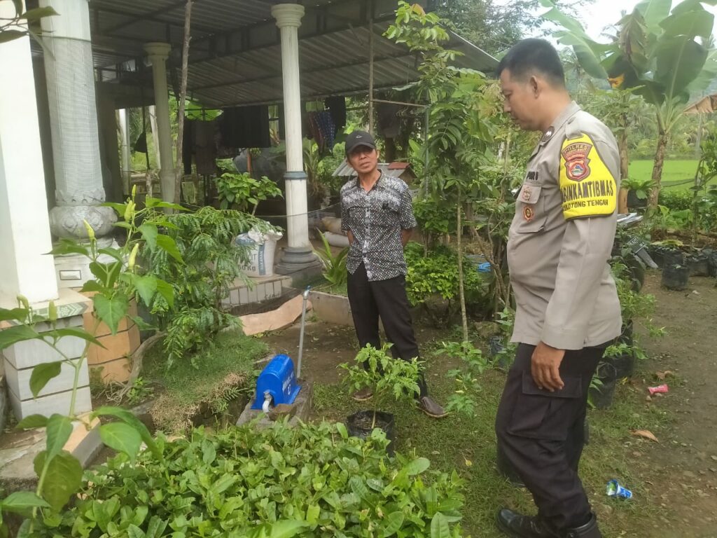 Dukung Pertanian Pekarangan, Polri Hadir Erat di Tengah Masyarakat di Sekotong