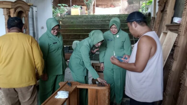 Persit Udayana Dukung Pengrajin Cukli dan UMKM Lokal Lombok