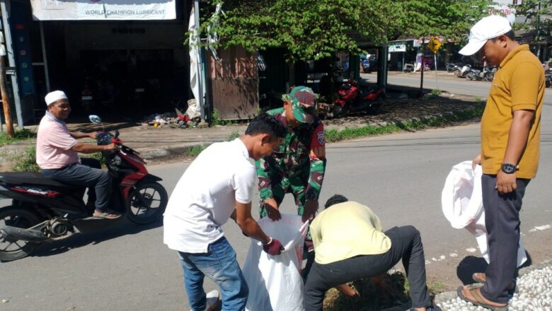 Sinergi TNI dan Warga Jaga Kebersihan Lingkungan Desa