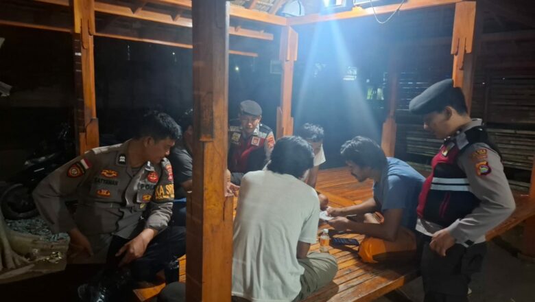 Kamtibmas Kondusif, Polsek Sekotong Jalin Sinergi dengan Tokoh Masyarakat