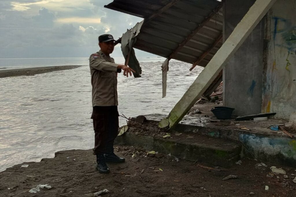 Langkah Tanggap Dini Polsek Batulayar Hadapi Cuaca Buruk di Meninting