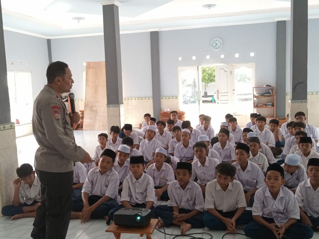 Kenakalan Remaja Jadi Fokus Sosialisasi Polres Lombok Barat di Aik Ampat
