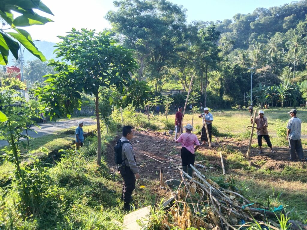 Peran Aktif Polsek Batulayar dalam Program Ketahanan Pangan Masyarakat