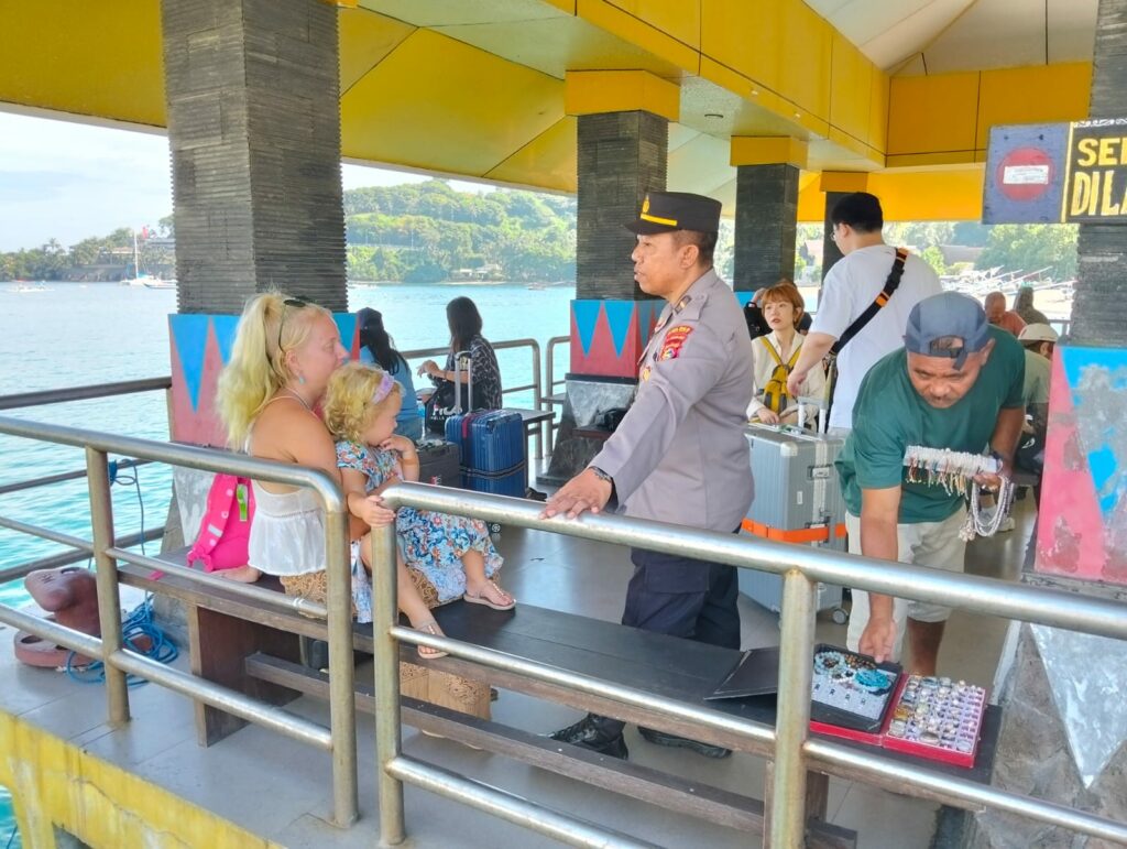 Polsek Batulayar Gelar Patroli Preventif untuk Tanggulangi Kejahatan Jalanan di Lombok Barat