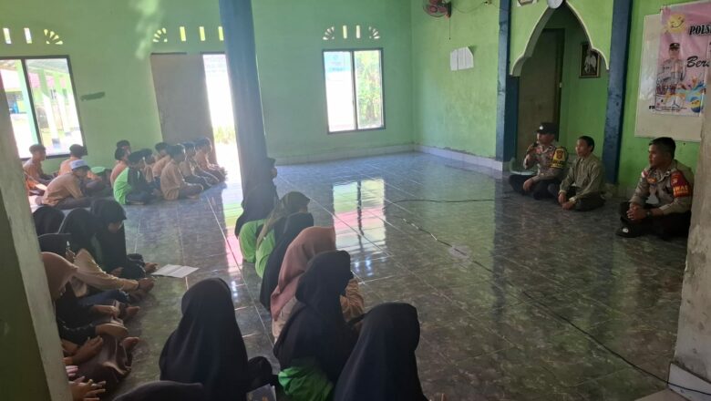Program Polsek Menyapa Sekolah: Upaya Mencegah Kenakalan Remaja di Sekotong