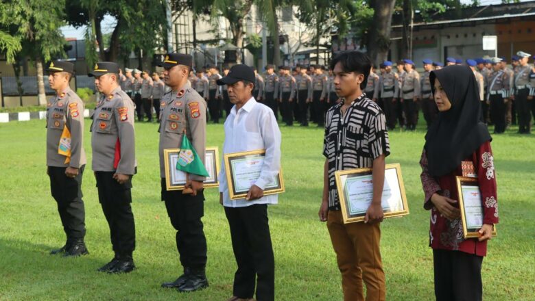 Polsek Lembar Raih Penghargaan Pelayanan Publik Terbaik