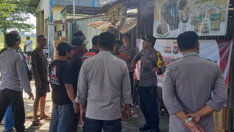 Jalin Kepercayaan Publik, Polisi Hadir di Tengah Pasar Lombok Barat