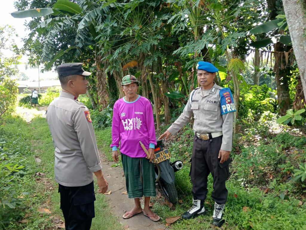 Patroli Humanis: Polsek Kuripan Bangun Sinergi dengan Warga