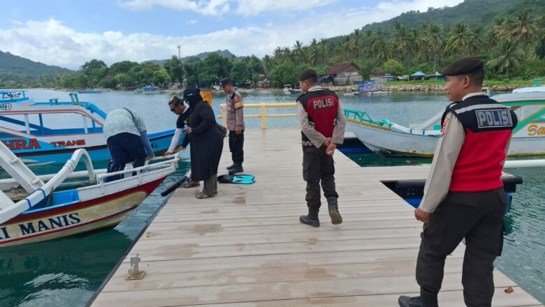 Polisi Aktif Jaga Kamtibmas di Pantai Sekotong, Lombok Barat
