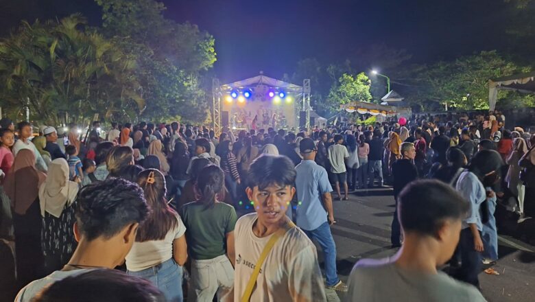 Polres Lombok Barat Kawal Sukses Car Free Nite 2025