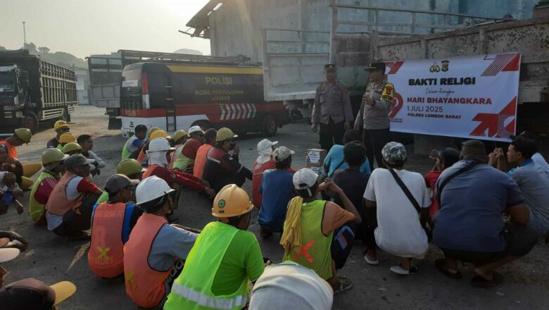 Hari Bhayangkara: Polres Lobar Bantu Sopir & Buruh di Lembar