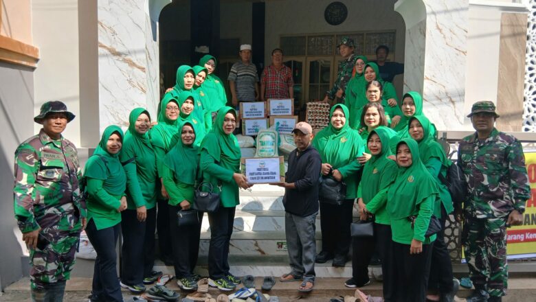 Persit KCK Cabang XXV Dim 1606 Mataram Berikan Bantuan Sembako untuk Korban Banjir
