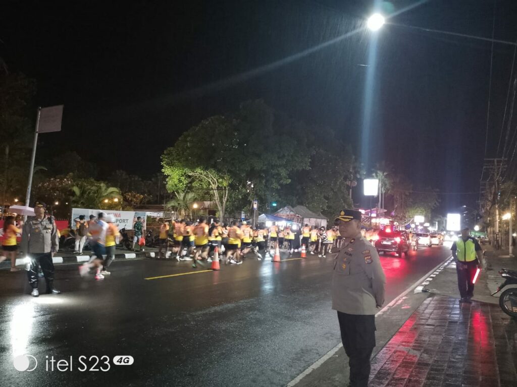 Pariwisata Senggigi Diperkuat Lewat Event Lari Malam Berkelas