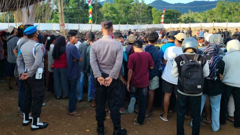 Paguyuban Patih Girang Rayakan Ulang Tahun dengan Peresean di Mareje Timur